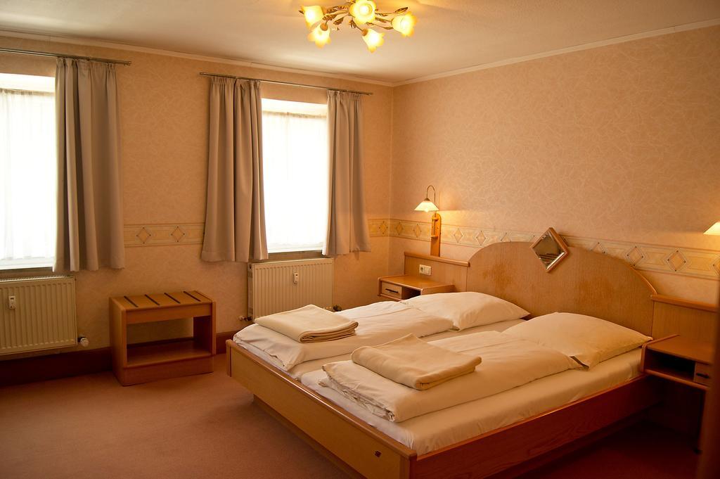 Hotel Garni Promenade Weissenhorn Bagian luar foto