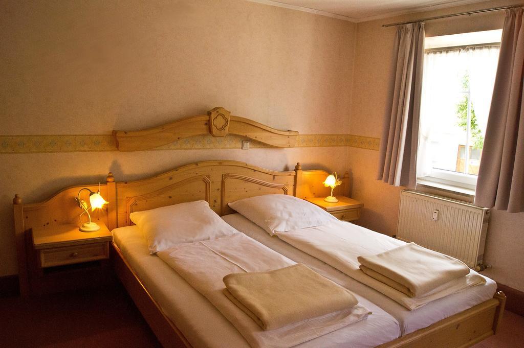 Hotel Garni Promenade Weissenhorn Bagian luar foto